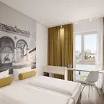 Super 8 By Wyndham North Отель