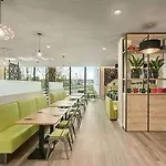 Super 8 By Wyndham North 3*
