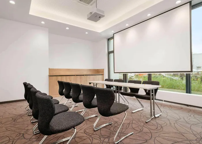 Super 8 By Wyndham North 3* Munich