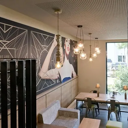 Super 8 By Wyndham North Hotel 3*