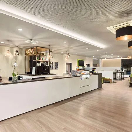 Hotel Super 8 By Wyndham Munich City North 3*