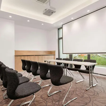 Hotel Super 8 By Wyndham Munich City North
