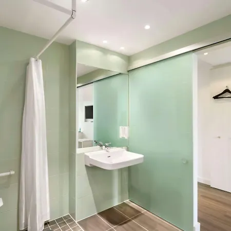 Super 8 By Wyndham Munich City North Munich