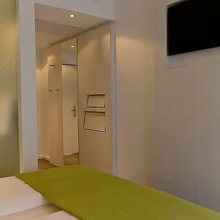 Super 8 By Wyndham North 호텔 3*