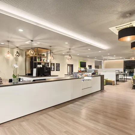 Super 8 By Wyndham North Hotel 3*