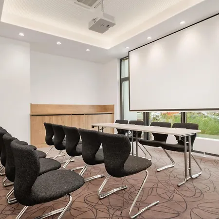 Super 8 By Wyndham North Hotel 3*