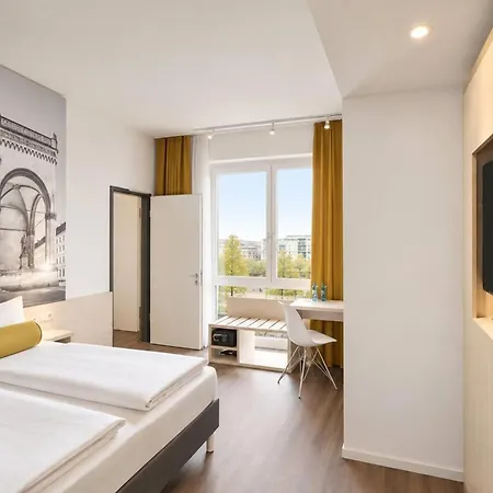 Super 8 By Wyndham North