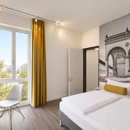 Super 8 By Wyndham North 3* München