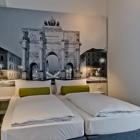 Super 8 By Wyndham Munich City North Hotel 3*