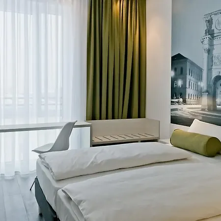 Super 8 By Wyndham North Hotel München