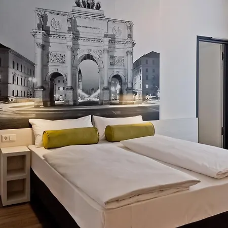 Super 8 By Wyndham Munich City North Hotel 3*