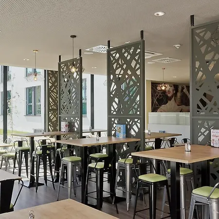 Super 8 By Wyndham North Hotel München