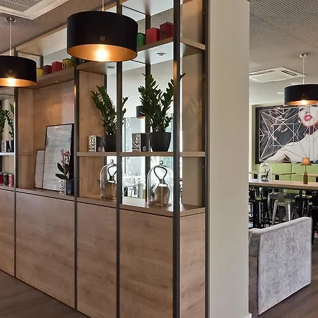 Super 8 By Wyndham Munich City North Hotel