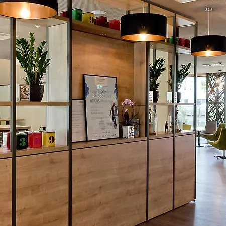 Hotel Super 8 By Wyndham North