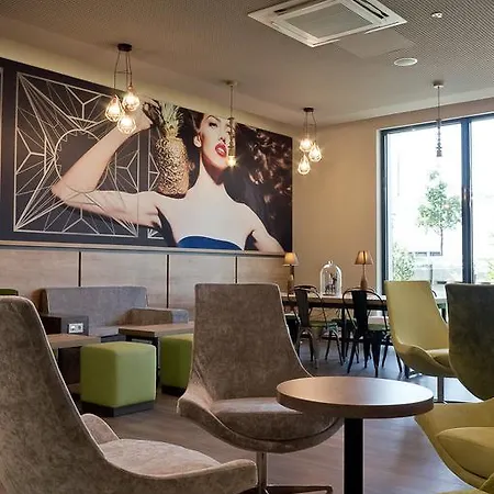 Hotel Super 8 By Wyndham Munich City North