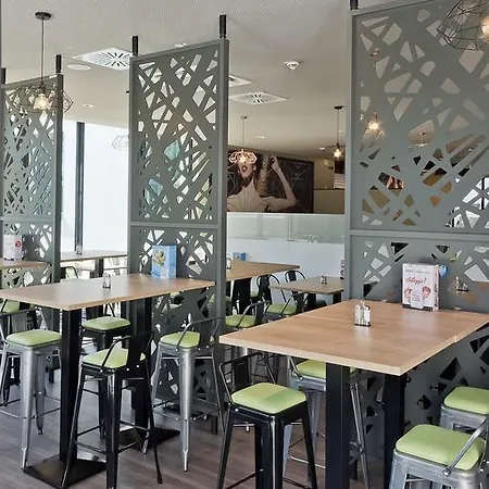 Ξενοδοχείο Super 8 By Wyndham North 3*