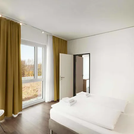 Super 8 By Wyndham Munich City North