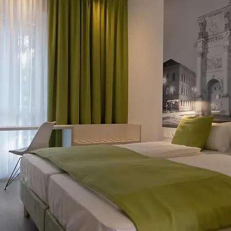 Super 8 By Wyndham Munich City North Hotel 3*