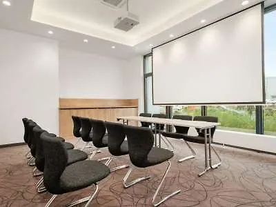 Hotel Super 8 By Wyndham Munich City North 3*