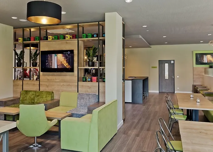 Hotel Super 8 By Wyndham North