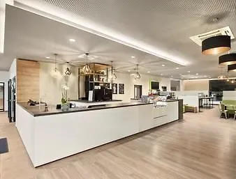 Hotel Super 8 By Wyndham North