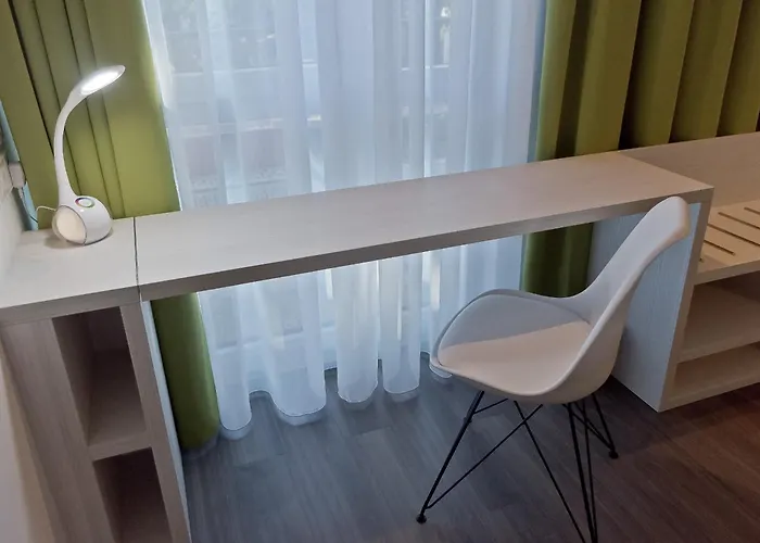 Super 8 By Wyndham North Hotel