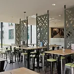 Super 8 By Wyndham Munich City North Hotell München