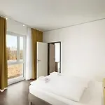 Super 8 By Wyndham Munich City North 3*