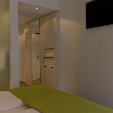 Super 8 By Wyndham North Otel