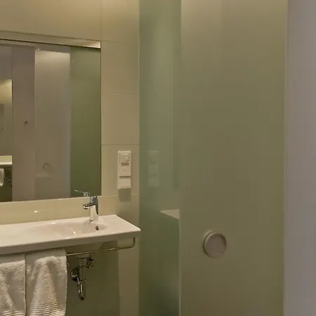 Super 8 By Wyndham North 3* Münih