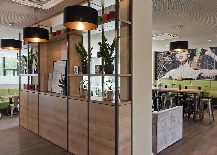 Super 8 By Wyndham North Отель