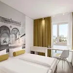 Super 8 By Wyndham Munich City North 3*