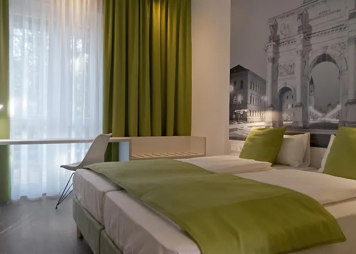 Super 8 By Wyndham North מלון 3*